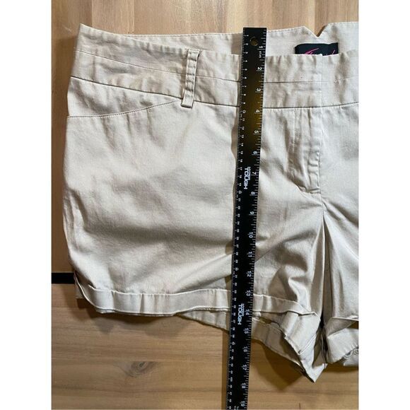 ‎Torrid Folded Cuffed Women’s Shorts - Picture 5 of 5